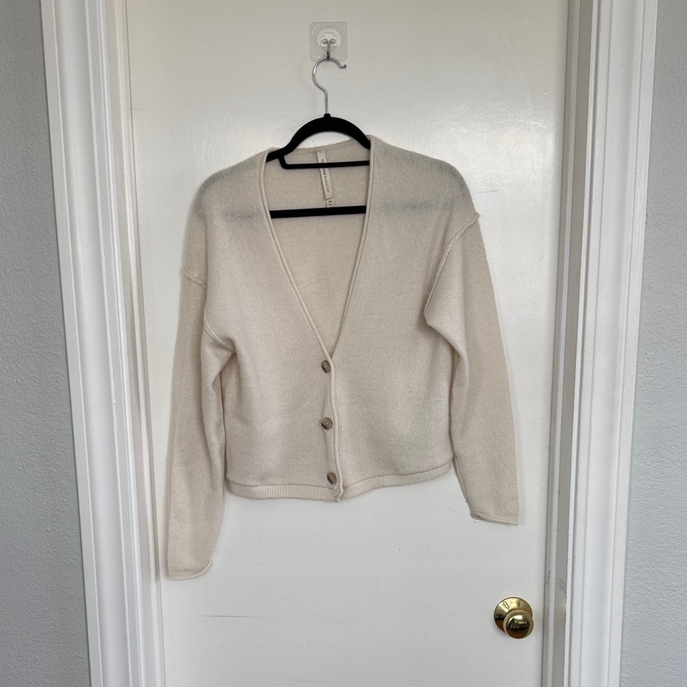 Aritzia The Group Cream V-Neck 100% Cashmere Cardigan